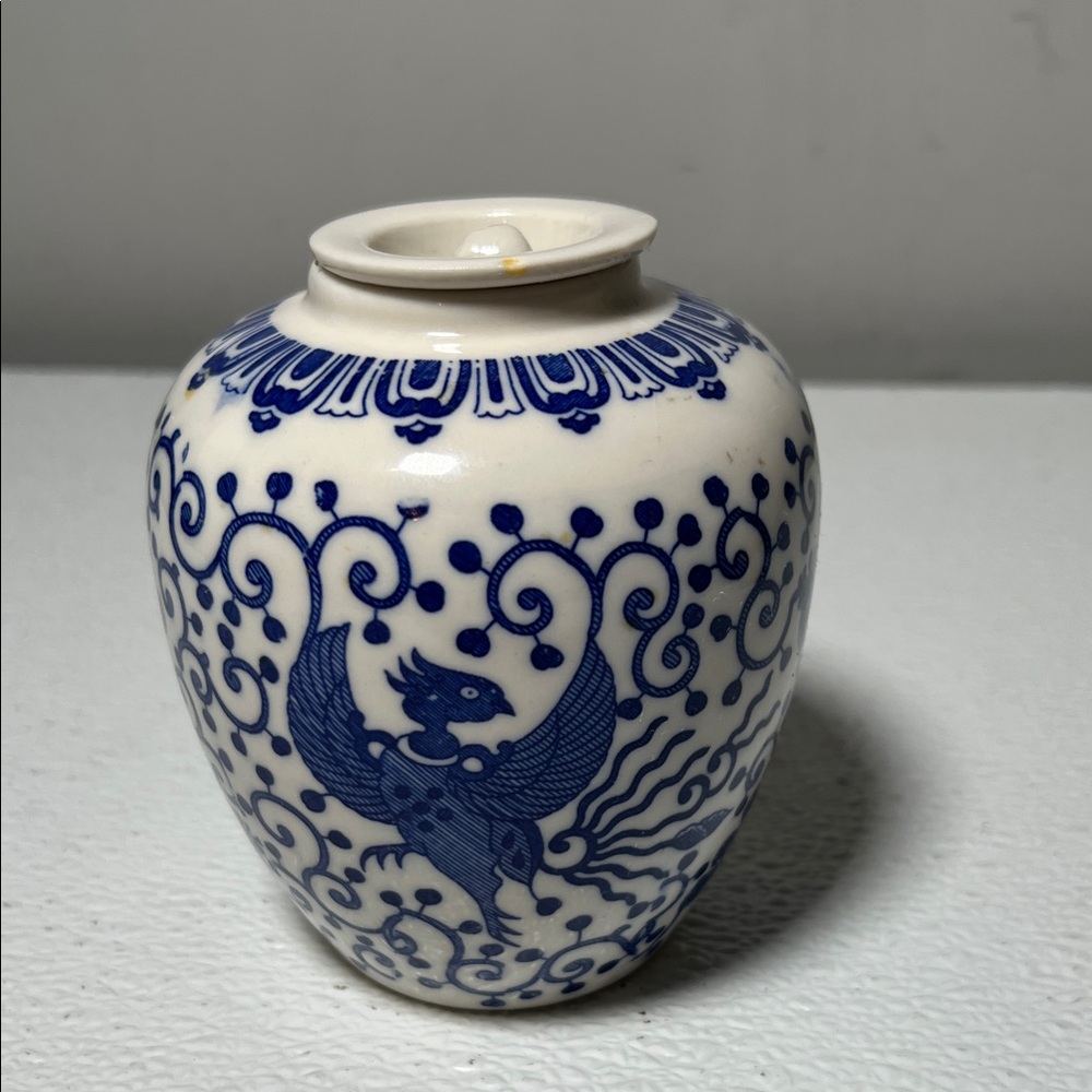 Vintage Chinoiserie Blue and White Phoenix Porcelain Ginger Jar with Lid